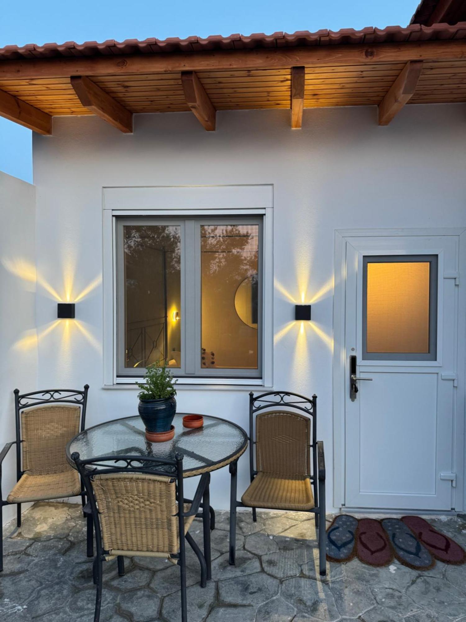 Secret Garden Airport-Beach Villas 300M From Famous Davis Beach Artemida  Exterior photo